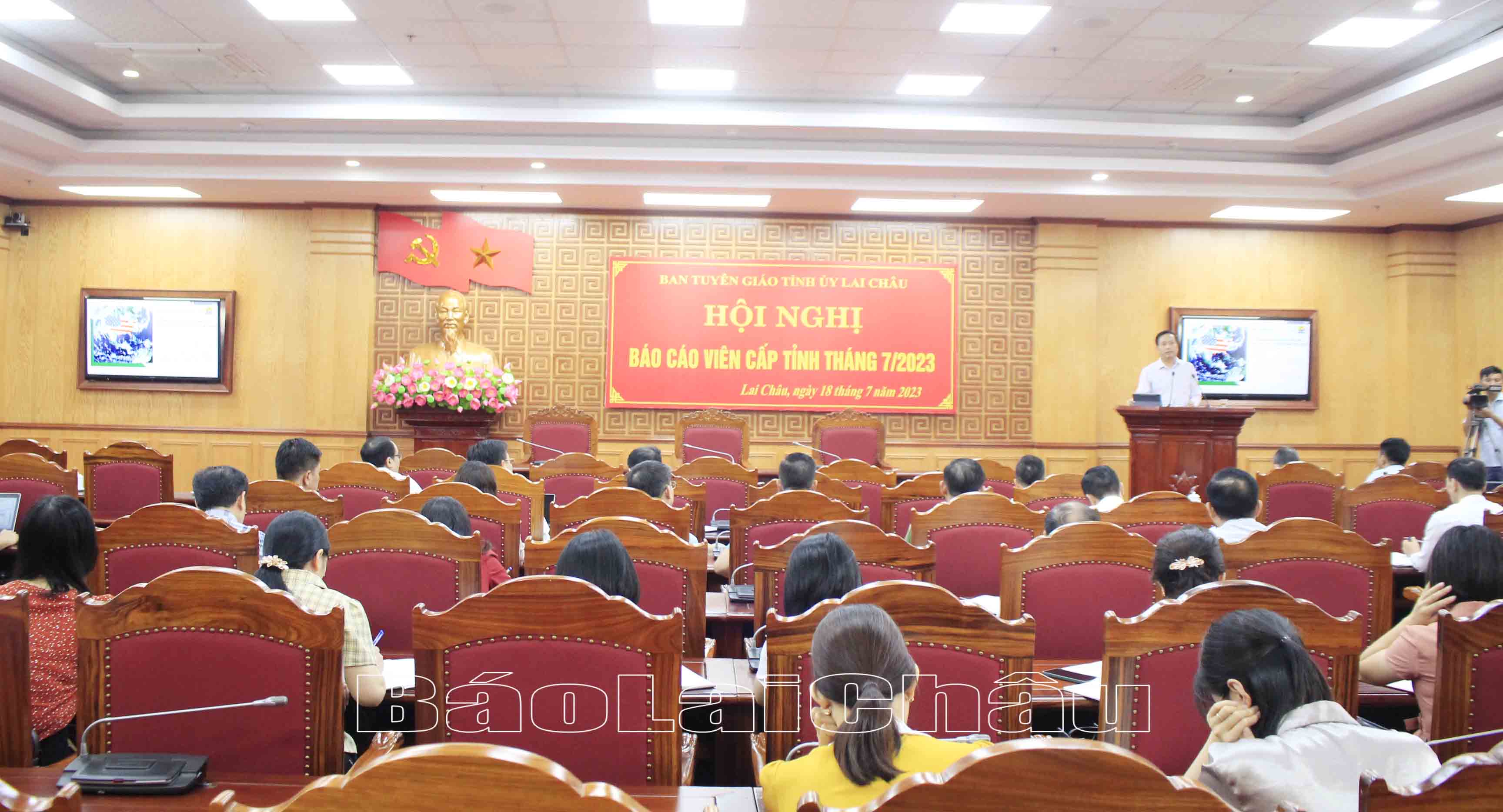 Quang cảnh dự hội nghị.